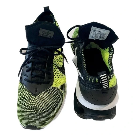 NWOB - Nike FLYKNIT Running / Walking Sneakers in WHITE/VOLT/BLACK size 8.8 - Picture 4 of 11